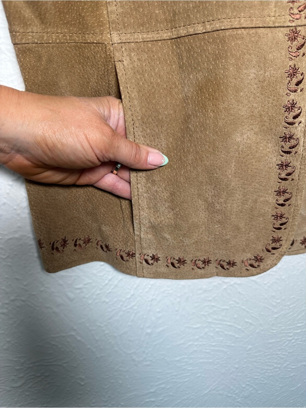 Outbrook Suede Vest Womens Large Tan Leather Embroidered Western Boho Vintage - Picture 3 of 8